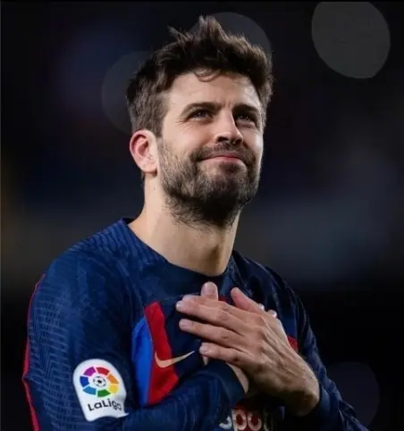 En la vida, cuando te haces mayor, te das cuenta de que amar a veces es irse" dijo el exfutbolista en su despedida