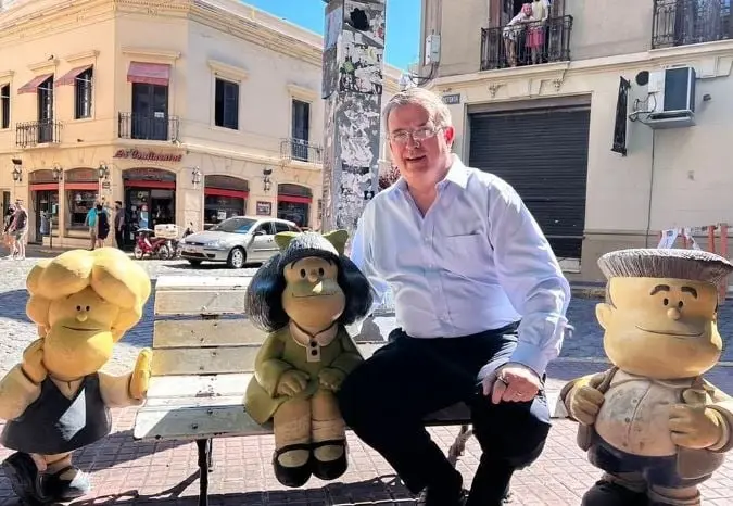 Tiene cinco hijos. Unos mellizos junto a su actual esposa Rosalinda Bueso, quien fue embajadora de Honduras en M&eacute;xico. Y otros tres hijos, que tuvo junto a Francesca Ramos Morgan.