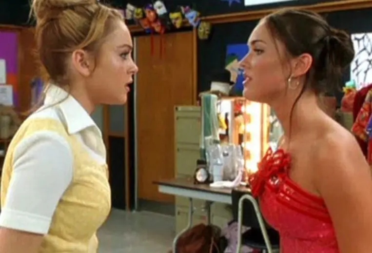 Una joven de Nueva York con aspiraciones de actriz pierde el rumbo cuando todo su perfecto mundo se viene abajo, pues su madre le dice que deben mudarse a Nueva Jersey.