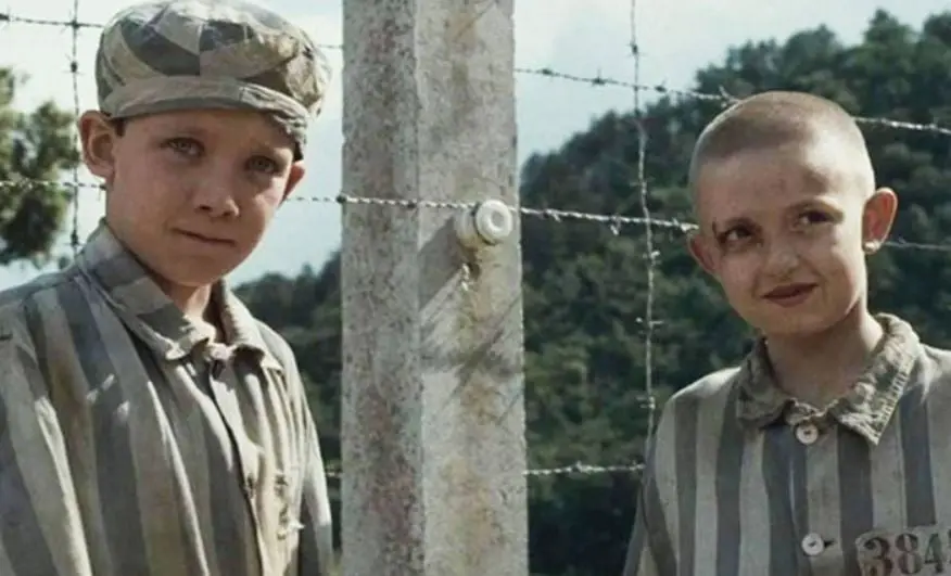 El Niño con el Pijama de Rayas (1 de diciembre).