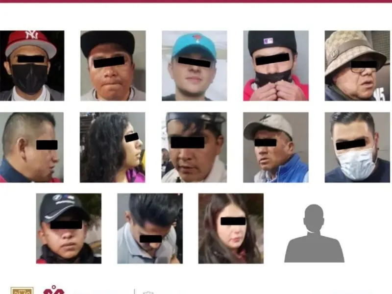 Se llevó a cabo la detención de 14 personas que ofrecían boletos falsificados a las afueras del Estadio Azteca Créditos: Especial Se llevó a cabo la detención de 14 personas que ofrecían boletos falsificados a las afueras del Estadio Azteca Créditos: Especial