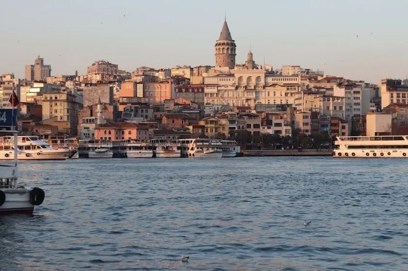 20. Estonia, Letonia, Lituania, Chipre, Finlandia, Bulgaria, Grecia, Moldavia, Turquía, Rumanía, Ucrania, Siria, Líbano, Palestina, Israel, Botsuana, República democrática de Congo, Sudáfrica, Lesoto, Suazilandia, Ruanda, Burundi, Zambia, Zimbabwe, Malawi, Egipto, y Mozambique.x