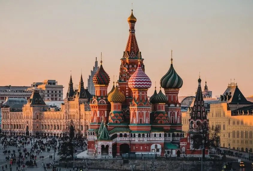 4. Rusia, Tuvalu, Nauru, Islas Marshall, Wallis y Futuna (Francia), Isla de Wake (Estados Unidos).