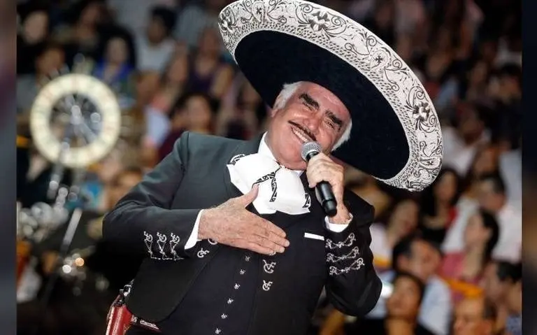 Aseguran que El Vaticano prohibi&oacute; a Vicente Fern&aacute;ndez cantarle a la Virgen