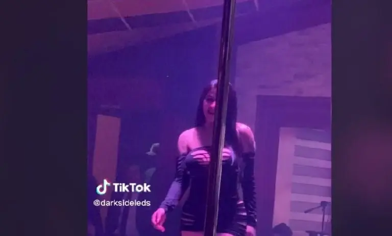 Empresa festeja a empleados con un show de Karely Ruiz (TikTok)