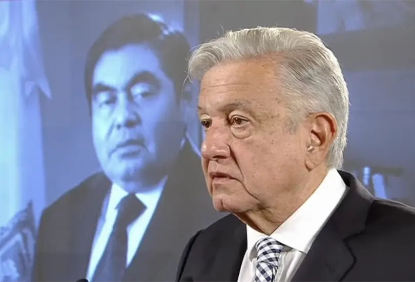 AMLO revel&oacute; que Barbosa, gobernador de Puebla fallecido el martes, le sugiri&oacute; convertir su cuarto informe en una marcha.