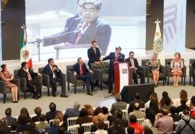 El gobernador de Puebla también proporcionó su receta para que se recuperen aquellas personas que contrajeron coronavirus.