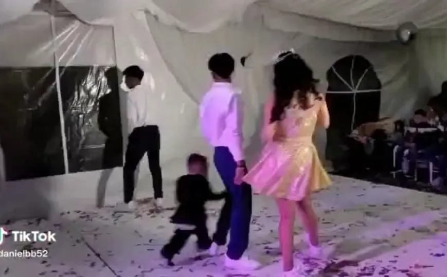 VIDEO: Ni&ntilde;o choca con quincea&ntilde;era durante el vals
