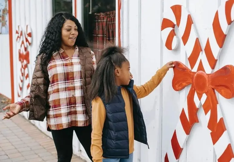 La buena fortuna te acompañará si quitas etiquetas y estrenas algo de ropa nueva.