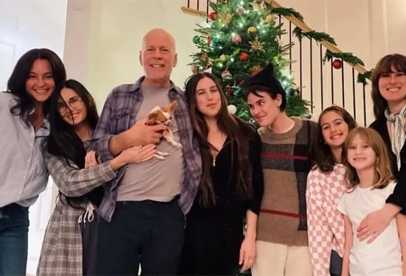 Familia de Bruce Willis adelanta los festejos navideños Familia de Bruce Willis adelanta los festejos navideños