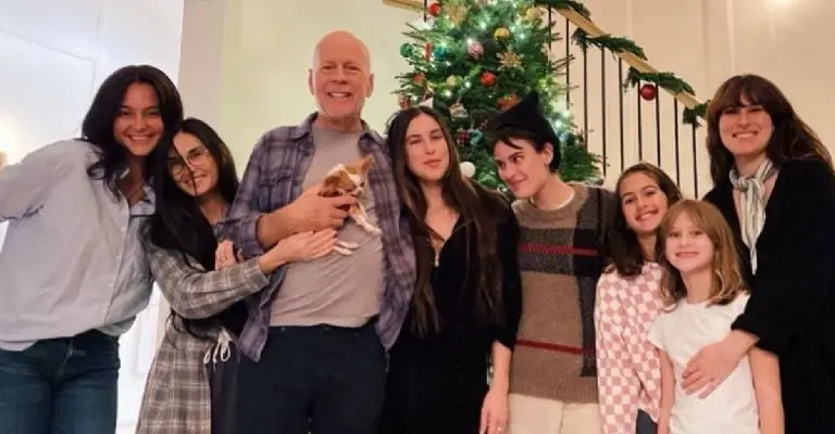 La familia de Willis tuvo que adelantar la Navidad por los problemas de salud del actor. Imagen: Instagram (@demimoore).