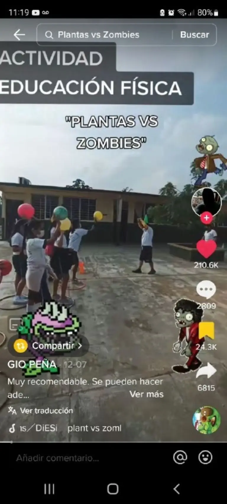 Niños juegna Plantas vs Zombies - Tomada de video