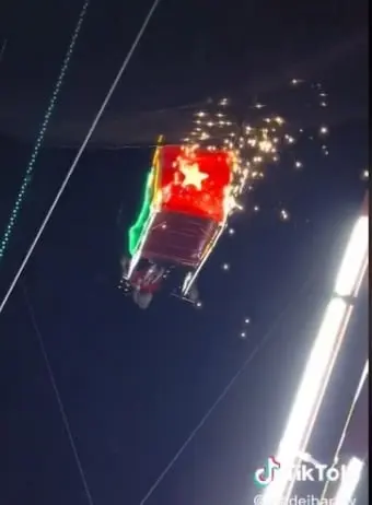 VIDEO Santa Claus sufre accidente en pleno show VIDEO Santa Claus sufre accidente en pleno show