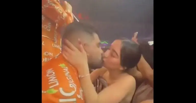 Ramón Maldonado besó a la mujer. Foto: captura de pantalla.
