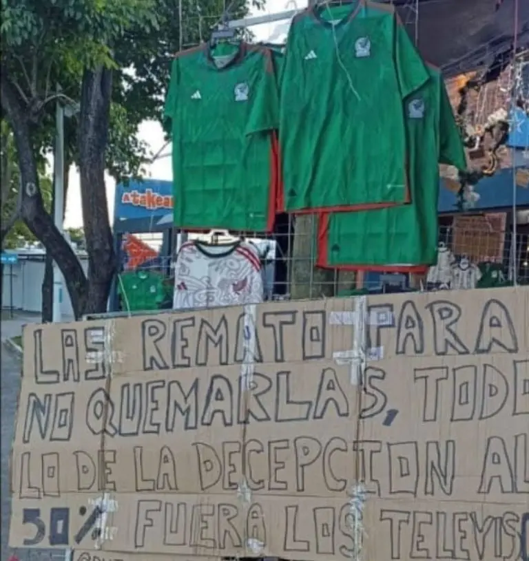 Rematan playeras de la selección mexicana (Redes sociales)