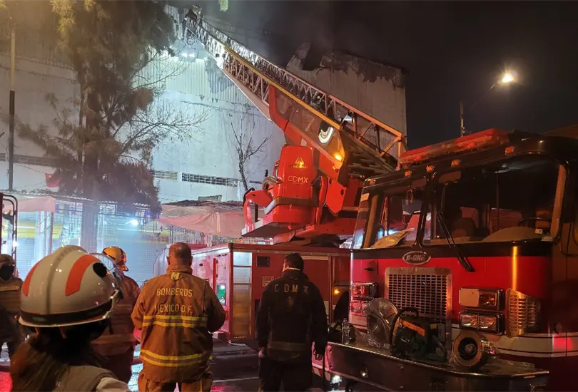 El incendio de una bodega de tenis del barrio de Tepito ocurrió en la esquina de Eje 1 Norte y González Ortega, en la colonia Morelos de la Cuauhtémoc. El incendio de una bodega de tenis del barrio de Tepito ocurrió en la esquina de Eje 1 Norte y González Ortega, en la colonia Morelos de la Cuauhtémoc.