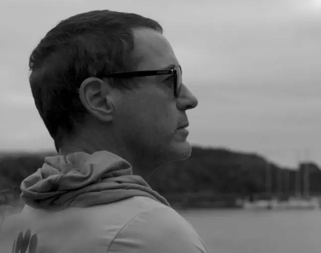 El int&eacute;rprete de Tony Stark usa el yoga para luchar contra su mente y evitar caer en la tentaci&oacute;n de volver a consumir sustancias nocivas.