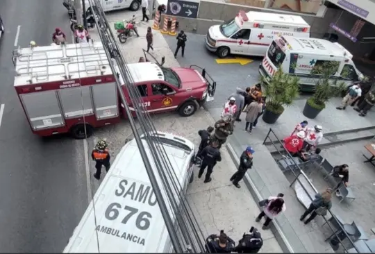 Como medida preventiva evacuaron a 150 personas, entre empleados y visitantes Créditos: Especial Como medida preventiva evacuaron a 150 personas, entre empleados y visitantes Créditos: Especial