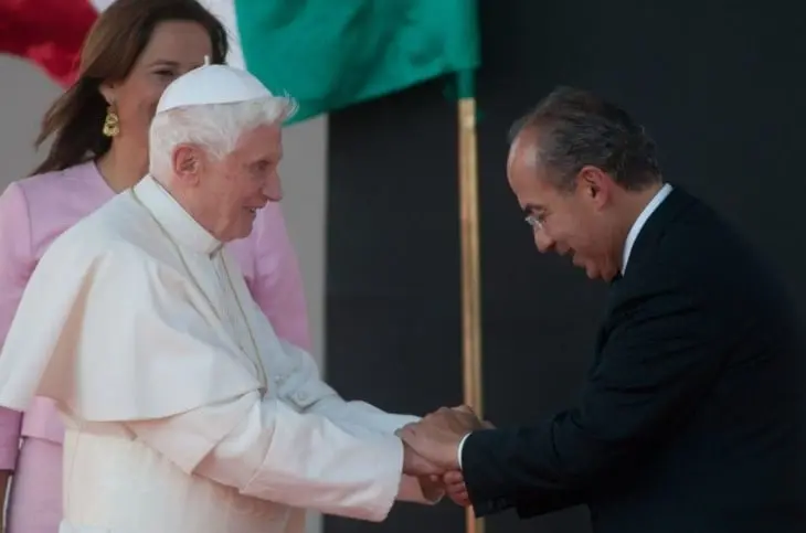 La única visita oficial a México que realizó Benedicto XVI durante su pontificado fue al estado de Guanajuato cuando Felipe Calerón era jefe del Ejecutivo. La única visita oficial a México que realizó Benedicto XVI durante su pontificado fue al estado de Guanajuato cuando Felipe Calerón era jefe del Ejecutivo.