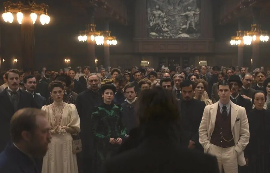 Año 1899. Cuando misteriosos eventos cambian el curso de un barco de inmigrantes rumbo a Nueva York, un complejo enigma empieza a develarse para sus desconcertados pasajeros.