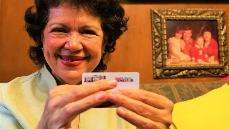 Beneficiarios de la pensión del bienestar. Foto: Instagram.