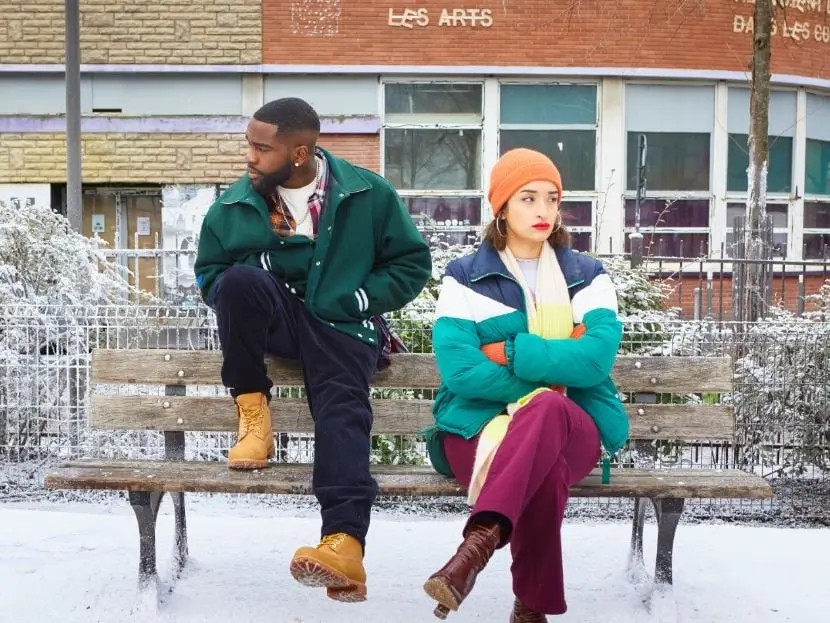 Un inesperado romance navideño surge entre un famoso rapero y una tenaz periodista. ¿Lograrán que su amor sobreviva a pesar de las diferencias?