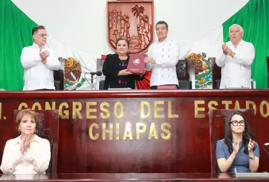 Asimismo, Robledo Aburto reconoció el clima de paz social que ha enmarcado esta transformación del estado Asimismo, Robledo Aburto reconoció el clima de paz social que ha enmarcado esta transformación del estado