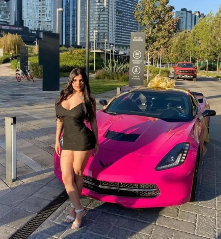 Los autos de lujo de Karely Ruiz (Redes sociales)