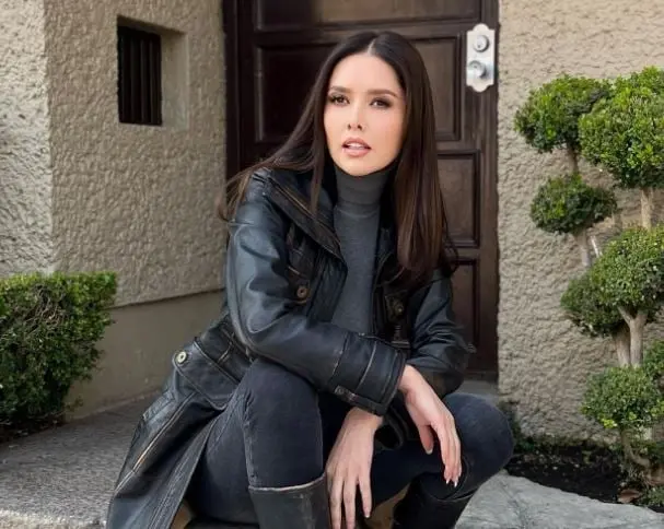 Era la esposa de Alejandro cuando &eacute;ste se vuelve millonario, pero muere en un accidente provocado por Rub&iacute;.