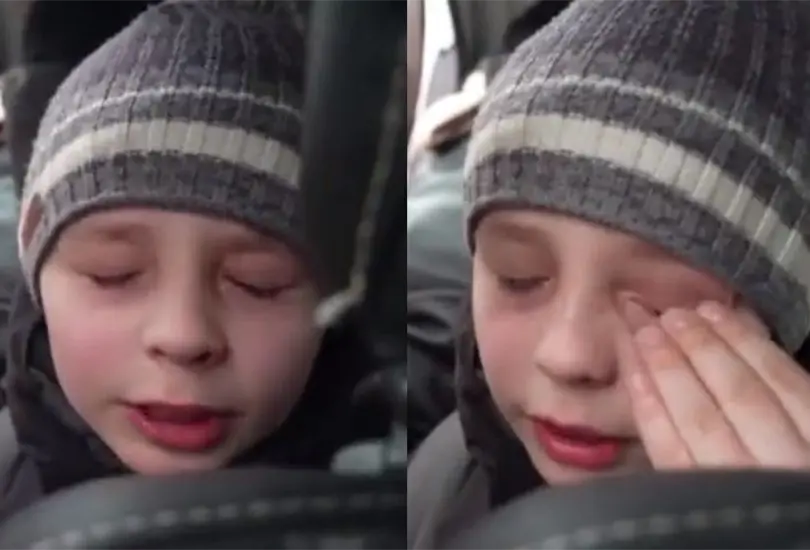 Niño llora al contar que dejó a su papá en Kiev, capital de Ucrania. Niño llora al contar que dejó a su papá en Kiev, capital de Ucrania.