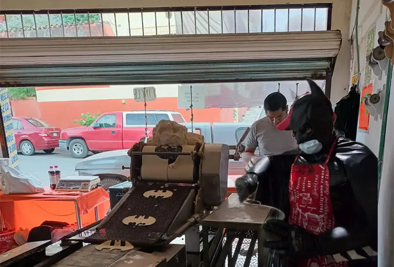 &iexcl;Ingenio mexicano!; Tortiller&iacute;a de Veracruz crea las BatiTortillas inspiradas en The Batman