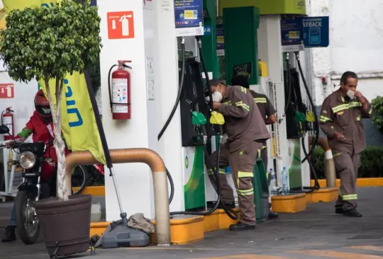 Estación de gasolina en la Colonia Roma de la Ciudad de México. Estación de gasolina en la Colonia Roma de la Ciudad de México.