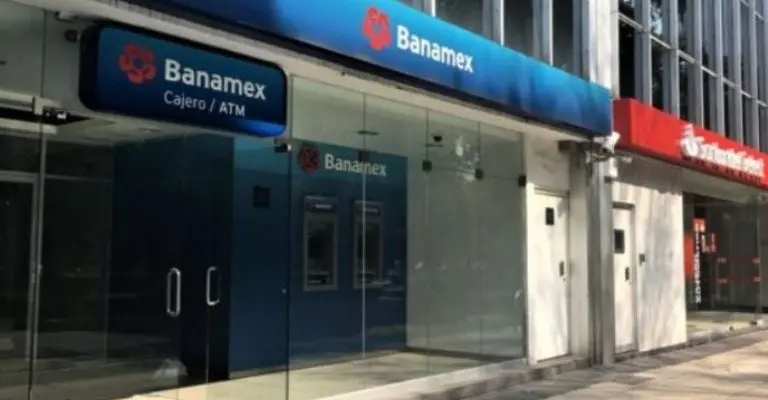 Los bancos no darán servicio, pero los cajeros funcionarán en horarios habituales. Foto: Especial