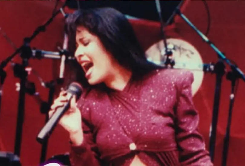 La música de Selena es de las más populares entre las cantantes latinas, con más de 65 millones de discos vendidos La música de Selena es de las más populares entre las cantantes latinas, con más de 65 millones de discos vendidos