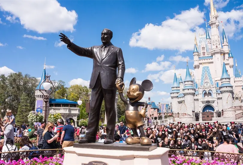 Capturan a cuatro empleados de Disney acusados de  trata de personas 