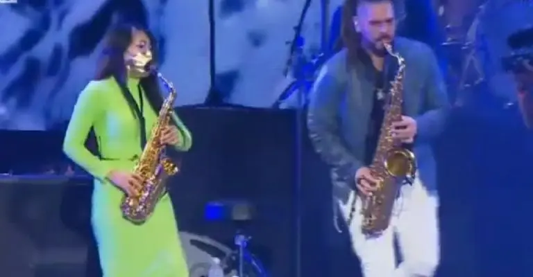 María Elena Ríos aseguró que tocar el saxofón es su forma de exigir justicia. Créditos: Captura de pantalla.