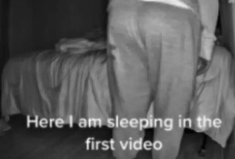 Mujer se graba para escuchar sus ronquidos y descubre a su suegra insult&aacute;ndola 