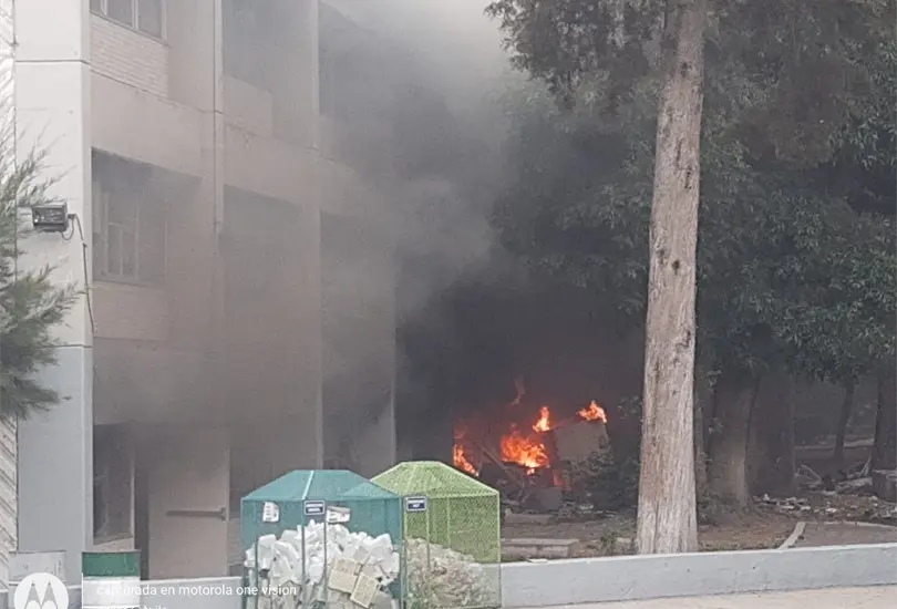 Explosi&oacute;n en laboratorio de FES Zaragoza de la UNAM deja tres heridos en terapia intensiva