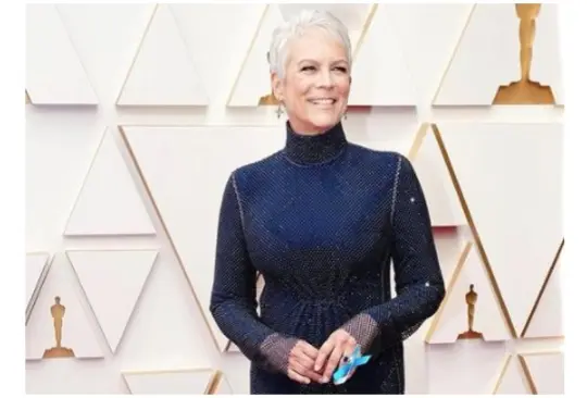 Jamie Lee Curtis eligió portar el listón azul a manera de anillo. Jamie Lee Curtis eligió portar el listón azul a manera de anillo.