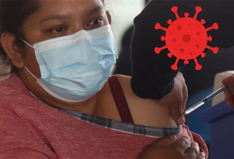 Aqu&iacute; te decimos cu&aacute;les son los requisitos para que personas rezagadas reciban la vacuna antiCOVID.