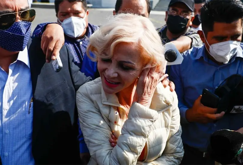 Al salir de la cárcel, Sandra Cuevas agradeció al Poder Judicial de la Federación, pero no al de la CDMX. Al salir de la cárcel, Sandra Cuevas agradeció al Poder Judicial de la Federación, pero no al de la CDMX.