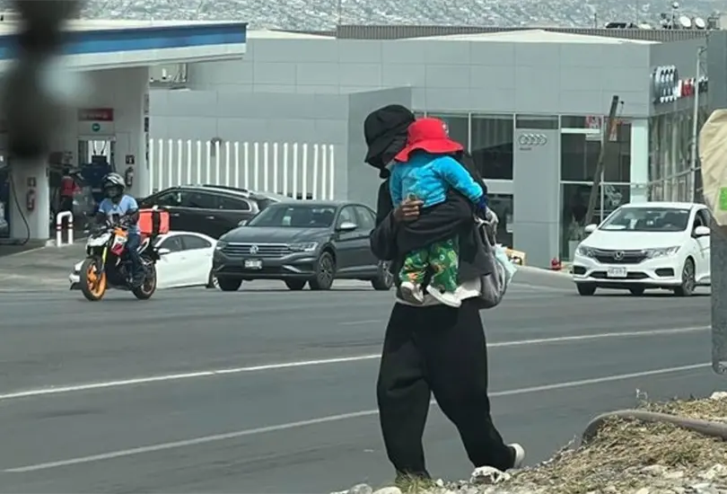 Denuncian a estafador que usa un bebé de juguete Denuncian a estafador que usa un bebé de juguete