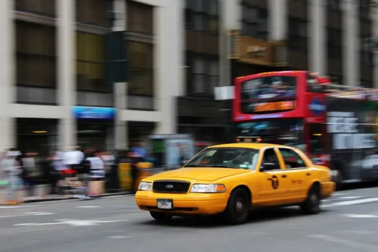 Taxista asesina a dos hombres que intentaban asaltarlo y se entrega ante las autoridades - Pexels