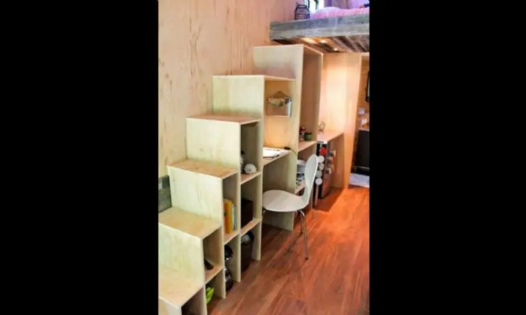 Al no poder pagar una renta, estudiante construye su propia casa de 14 metros cuadrados - Especial