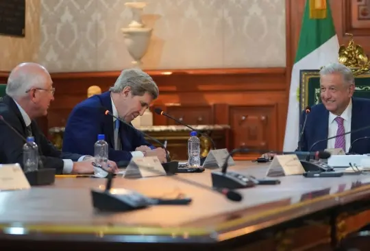 Ken Salazar, John Kerry y AMLO en Palacio Nacional. Ken Salazar, John Kerry y AMLO en Palacio Nacional.