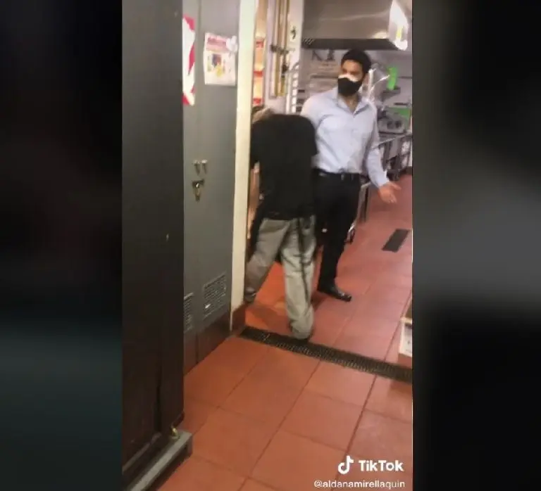 Gerente encuentra a empleado bailando (TikTok)