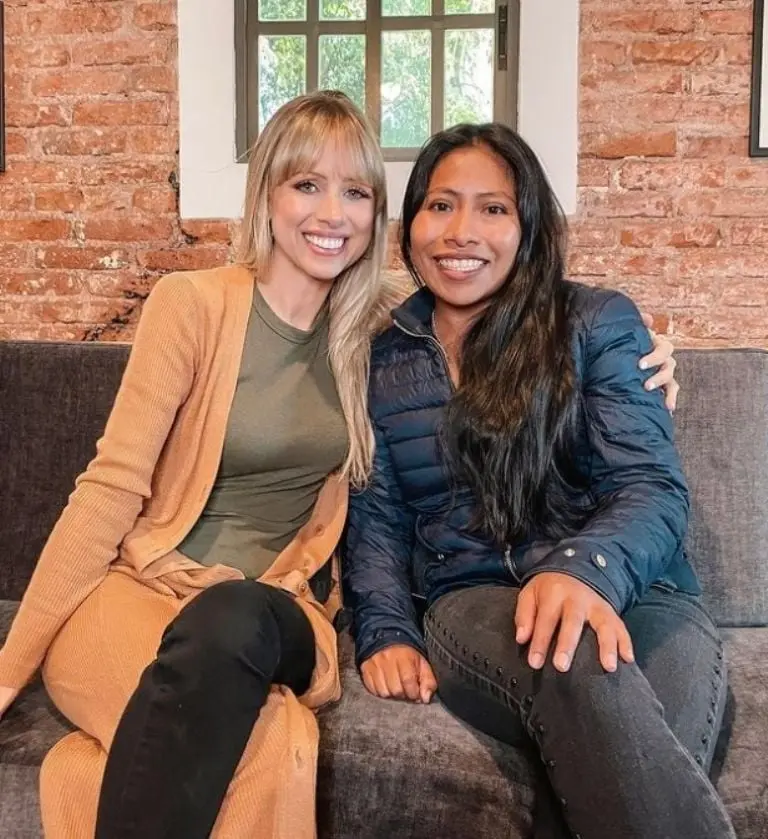 Yalitza Aparicio y Superholly (Instagram)