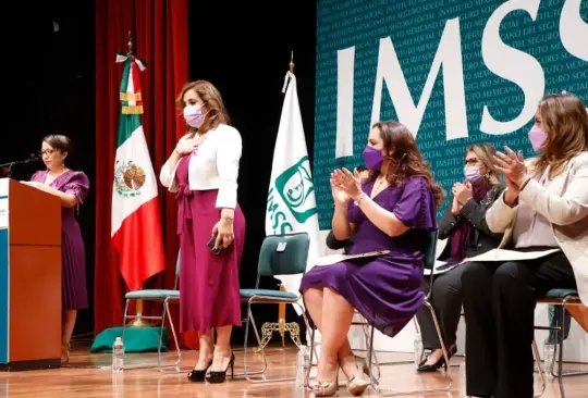 60 por ciento de los trabajadores del IMSS son mujeres. 60 por ciento de los trabajadores del IMSS son mujeres.