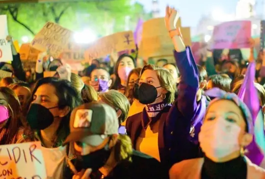 Unas 6 mil mujeres participaron en la marcha, entre ellas Mariana Rodríguez. Unas 6 mil mujeres participaron en la marcha, entre ellas Mariana Rodríguez.
