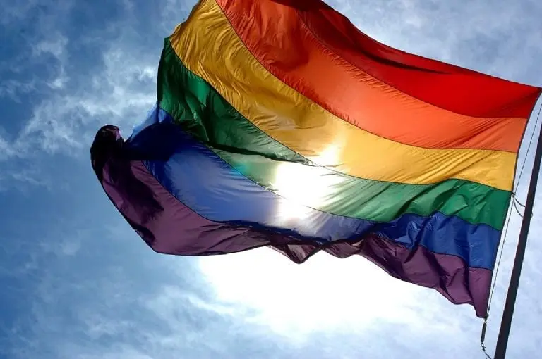Las banderas de la comunidad LGBT estarán prohibidas en las tribunas de los partidos de la Copa del Mundo en Qatar. FOTO: Flickr